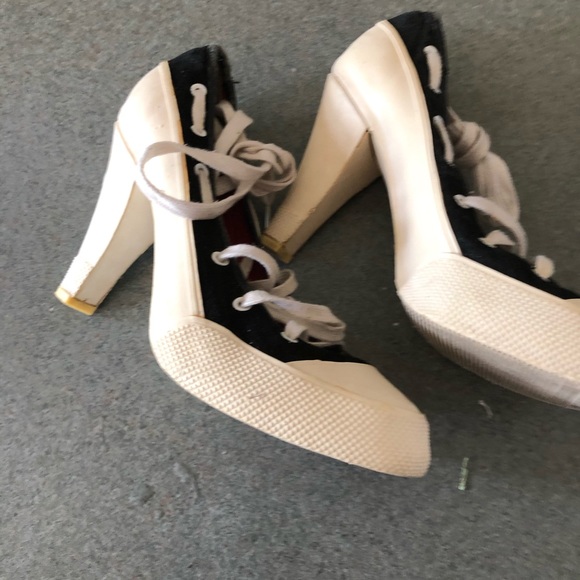 High Heel Running Shoe - Picture 2 of 3